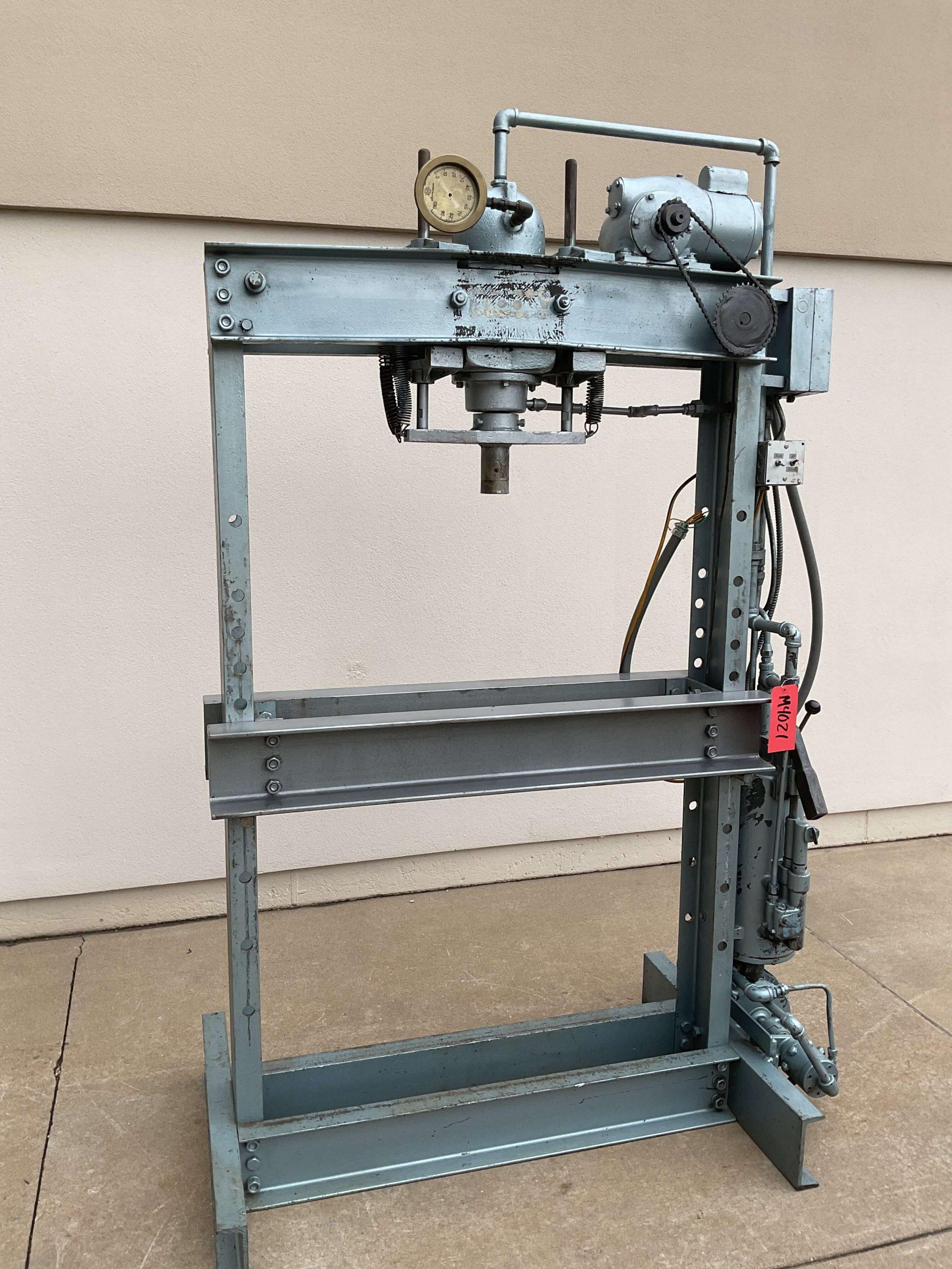 M4021b