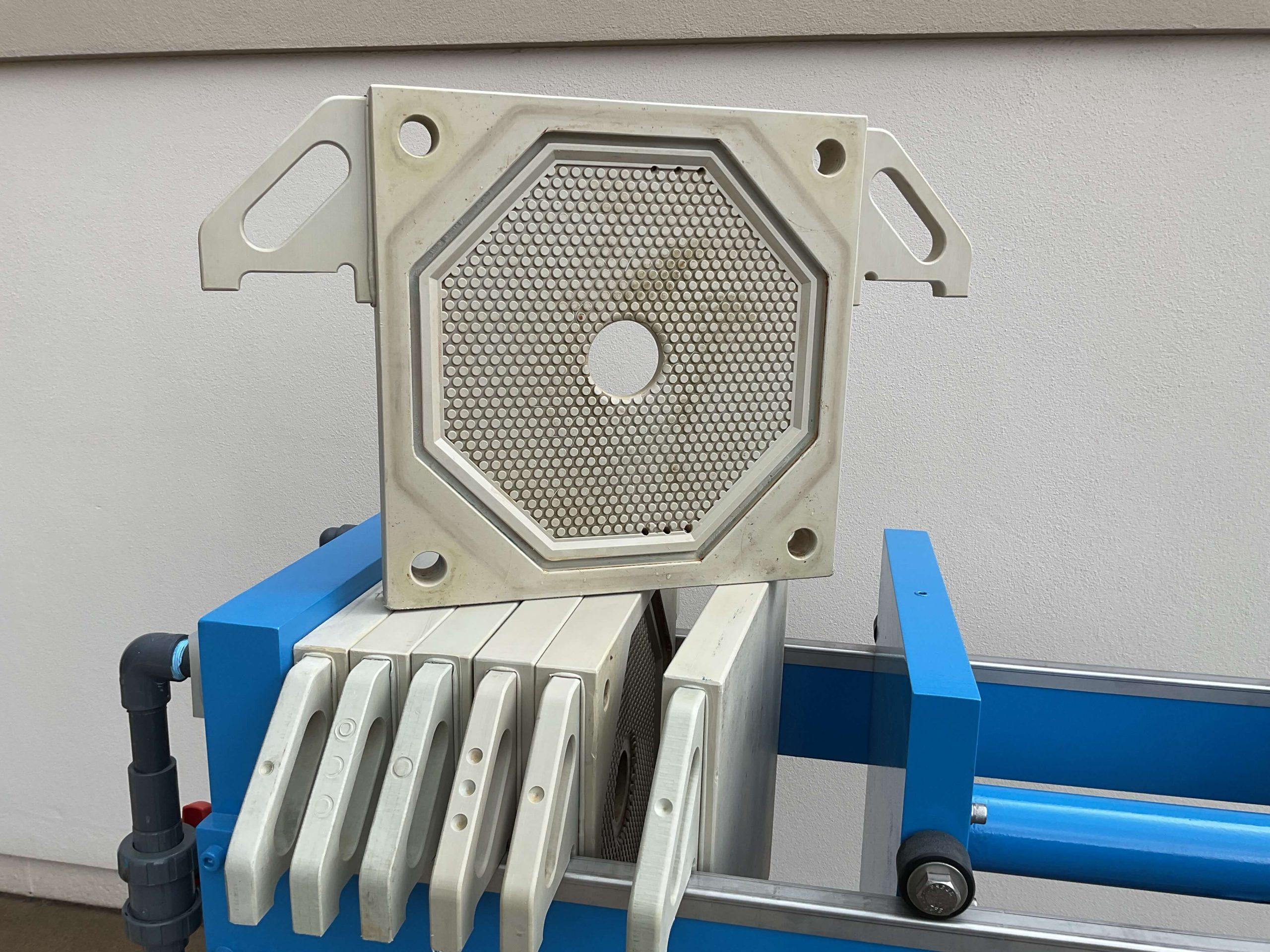 Lanco 1 Cu' Manual Filter Press FP2614
