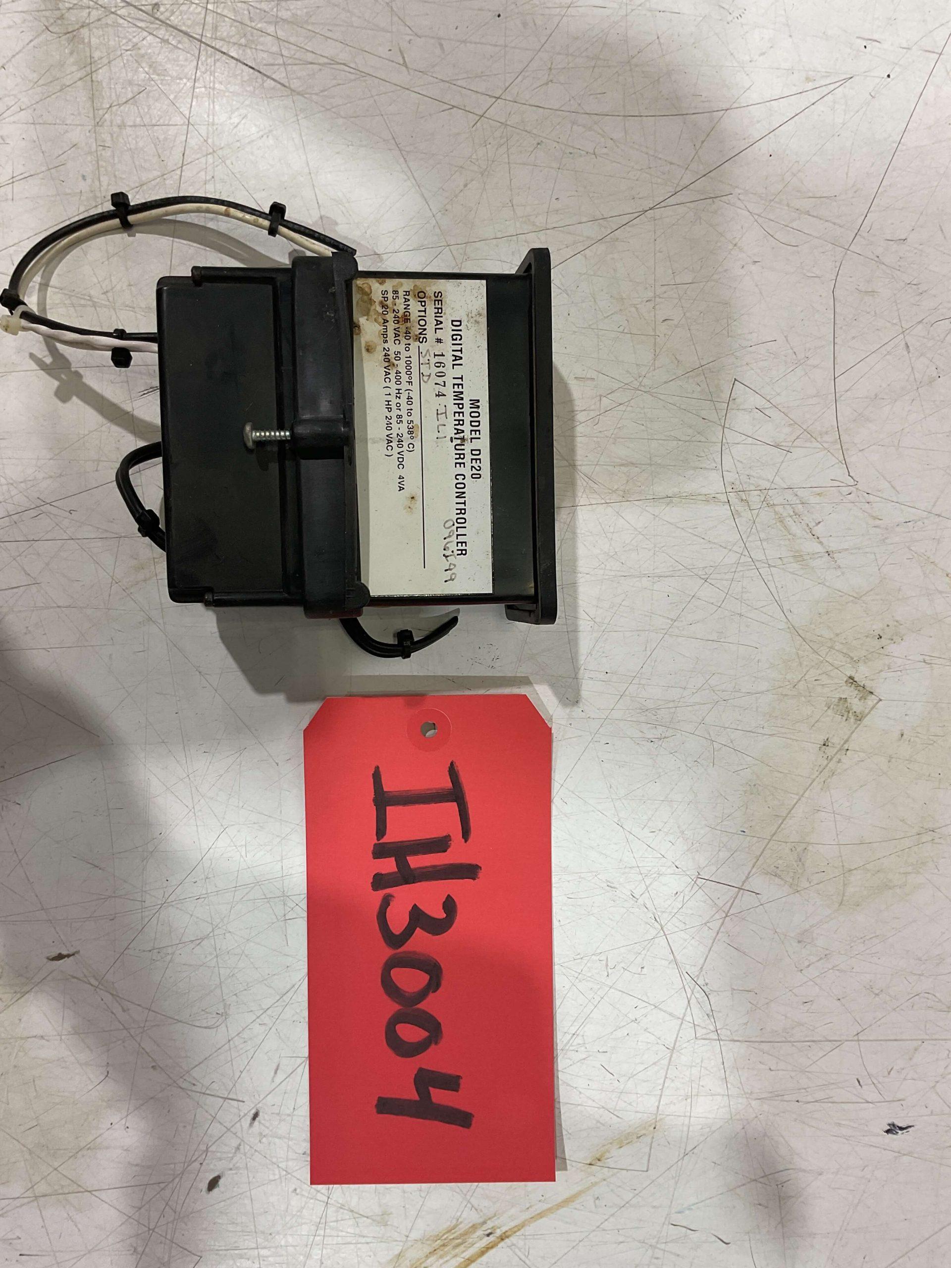Process Technology DE20 Temperature Controller IH3004